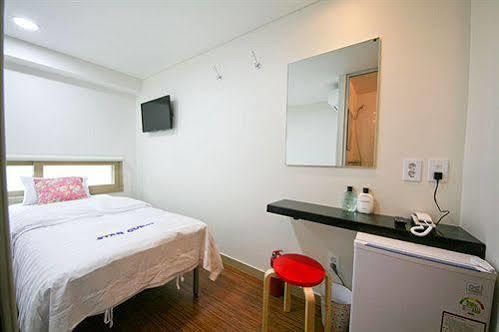 Star Guest Oneroomtel Hotel 3*
